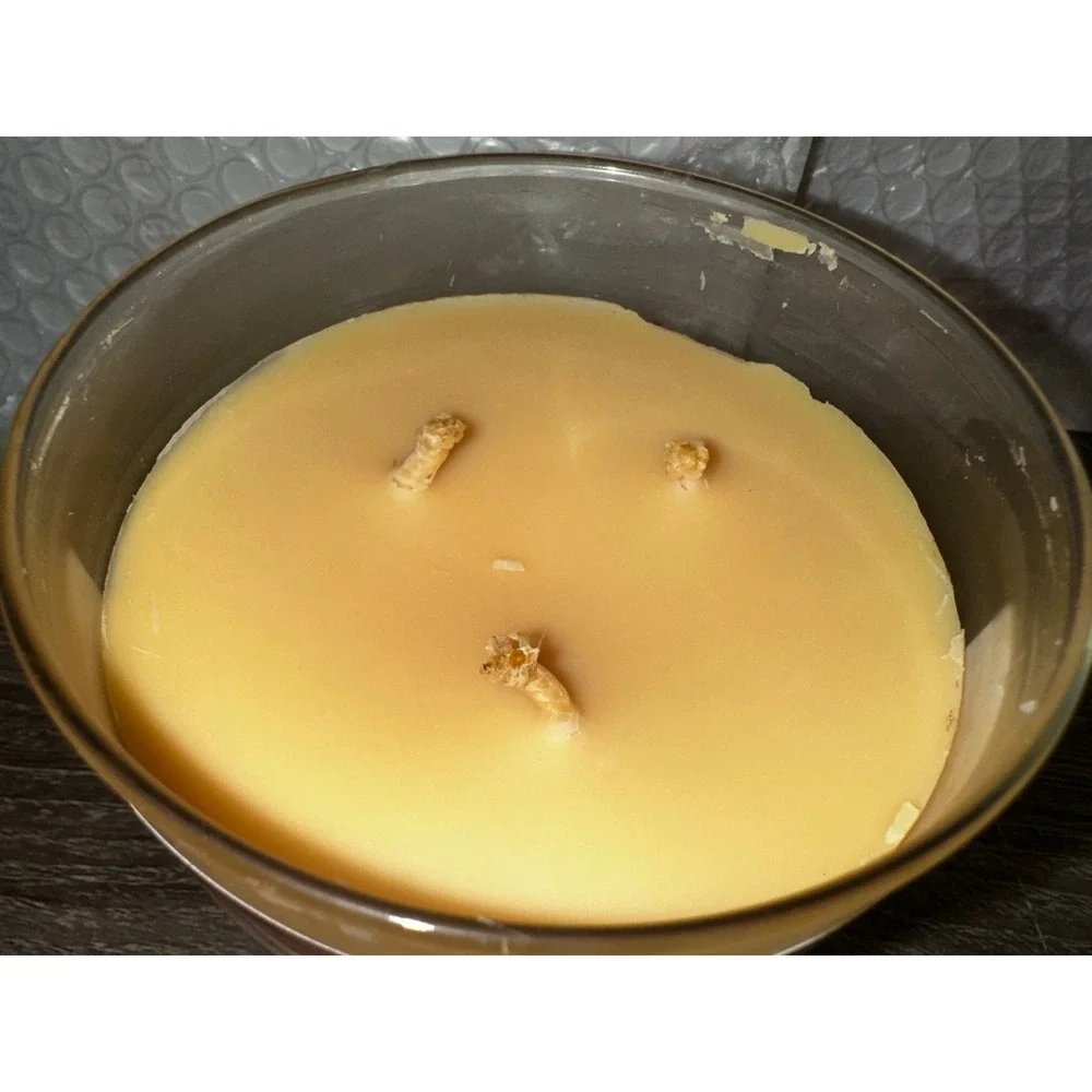 bath and body works Cinnamon spiced vanilla and hot‎ cocoa and cream candle